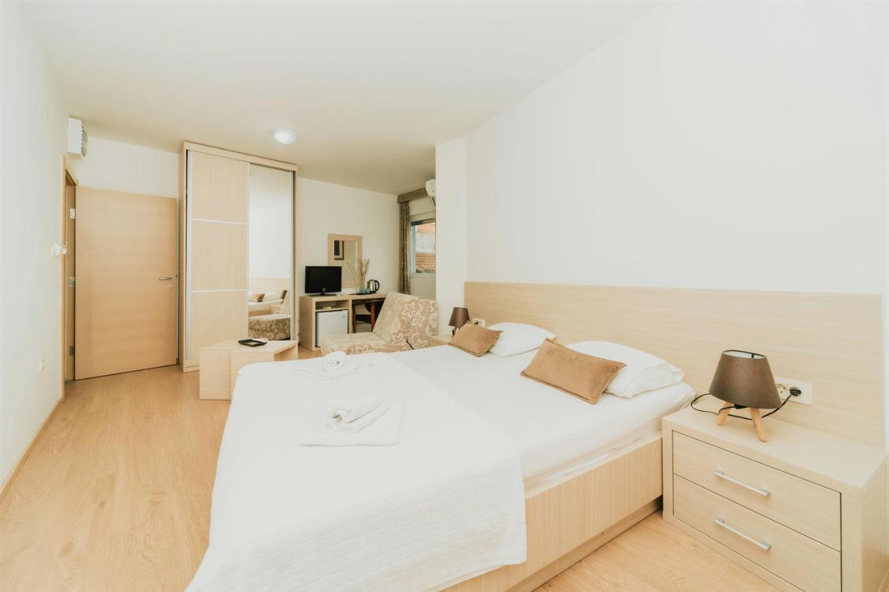 Guesthouse Radjen Sveti Stefan Extérieur photo